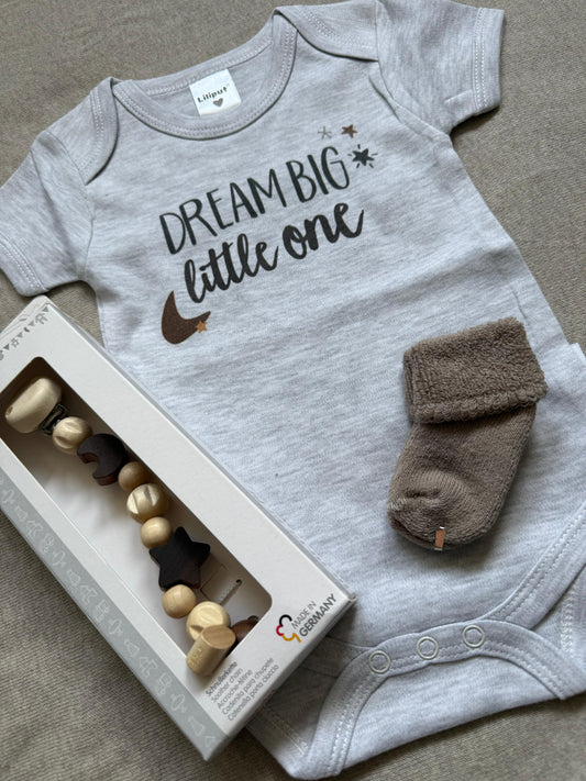 4-delige set maan en sterren met romper, sokjes en speenkoord